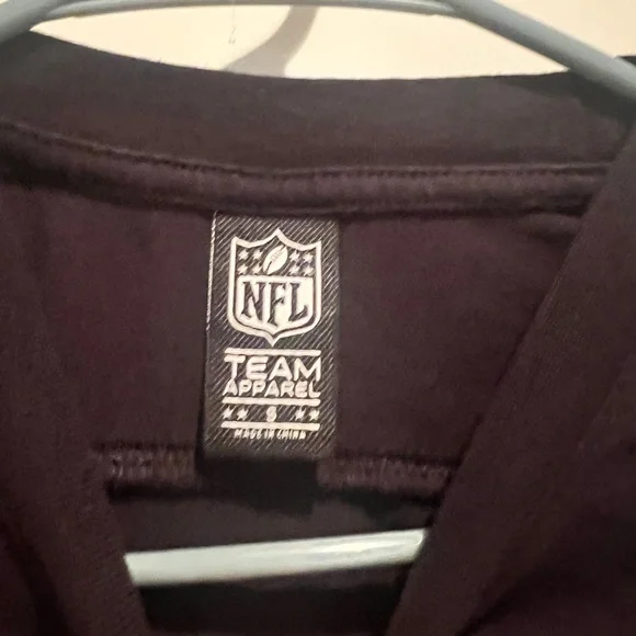 NFL San Francisco 49ers Black Tee with Red and White Logo - Picture 3 of 4